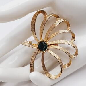 Vintage Gold Tone Ribbon Brooch with Emerald Green Rhinestone Center